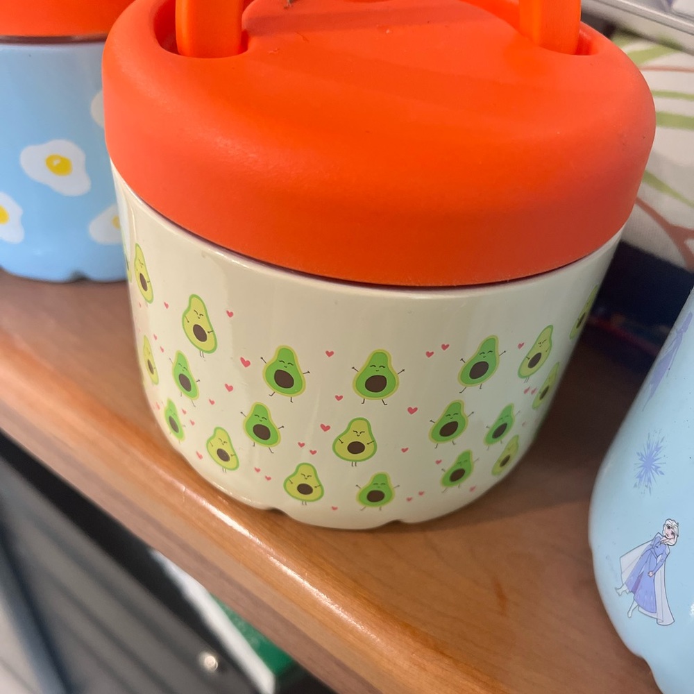 Swell lunch container